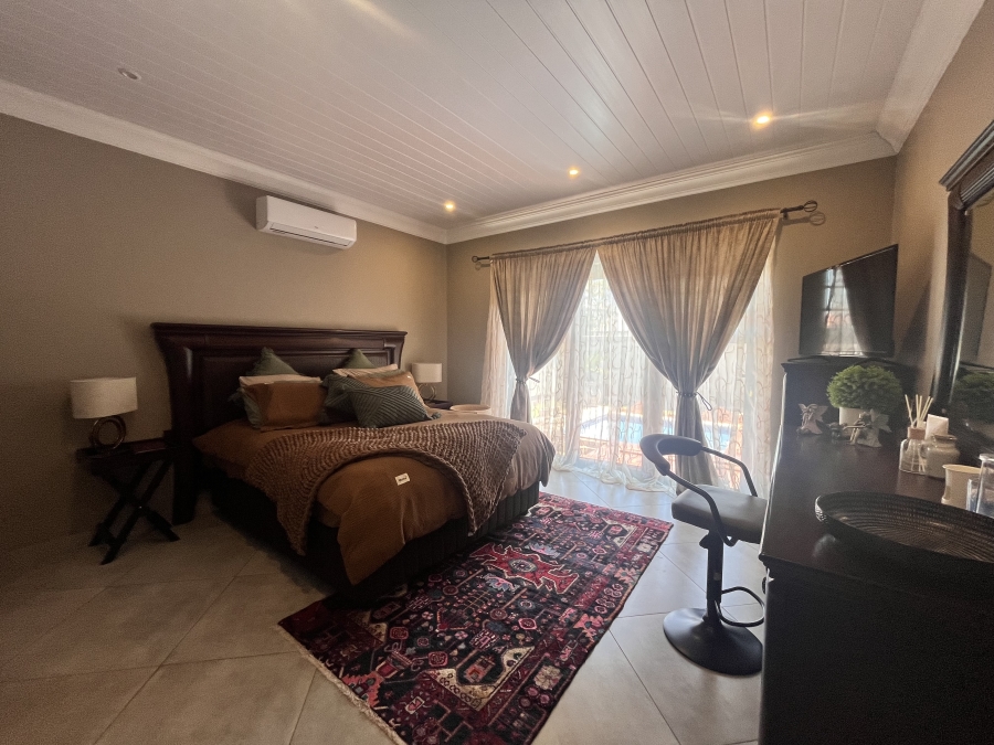 To Let 4 Bedroom Property for Rent in Wilkoppies North West